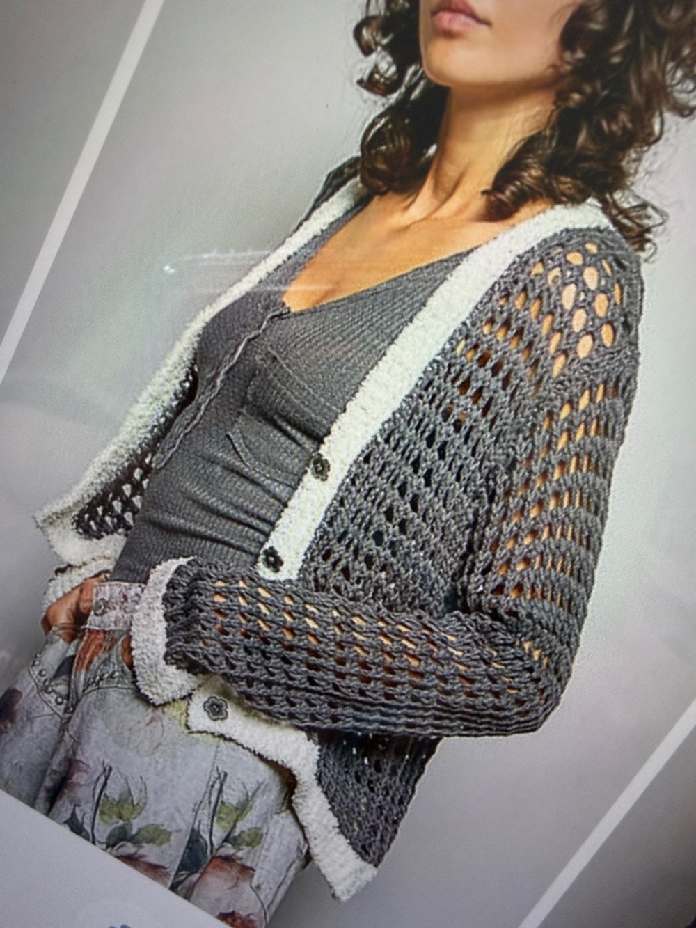 💗Hello Gorgeous! POL Openwork Contrast Cardigan with Floral Metal Button